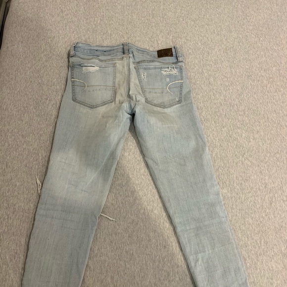 American Eagle Light Wash Ripped Jeggins - Picture 2 of 6